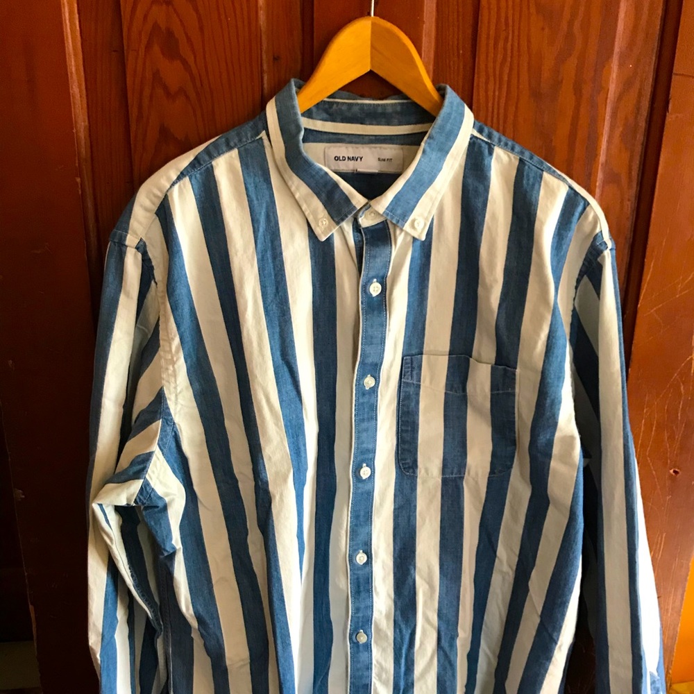 Old Navy Men’s Long Sleeve Light Weight Denim Stripe Button Down Shirt